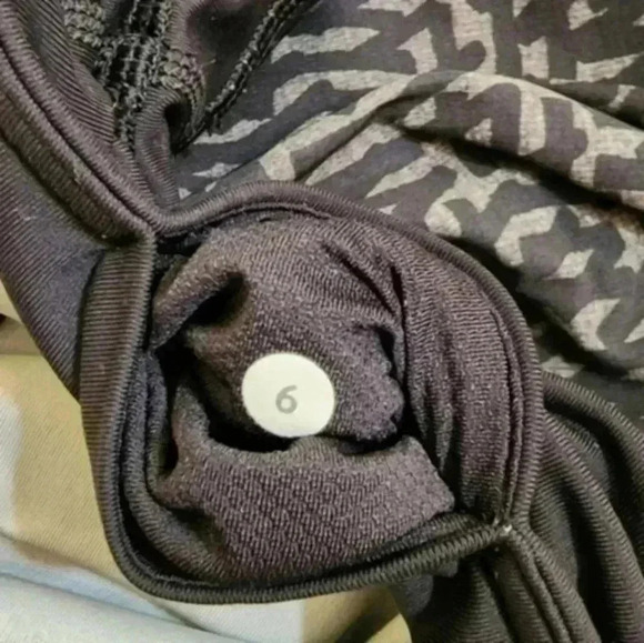 Lululemon Run Inspire Crop II Full-On Luxtreme Block-It Pocket Net Pop 6/15 6 - Picture 8 of 13